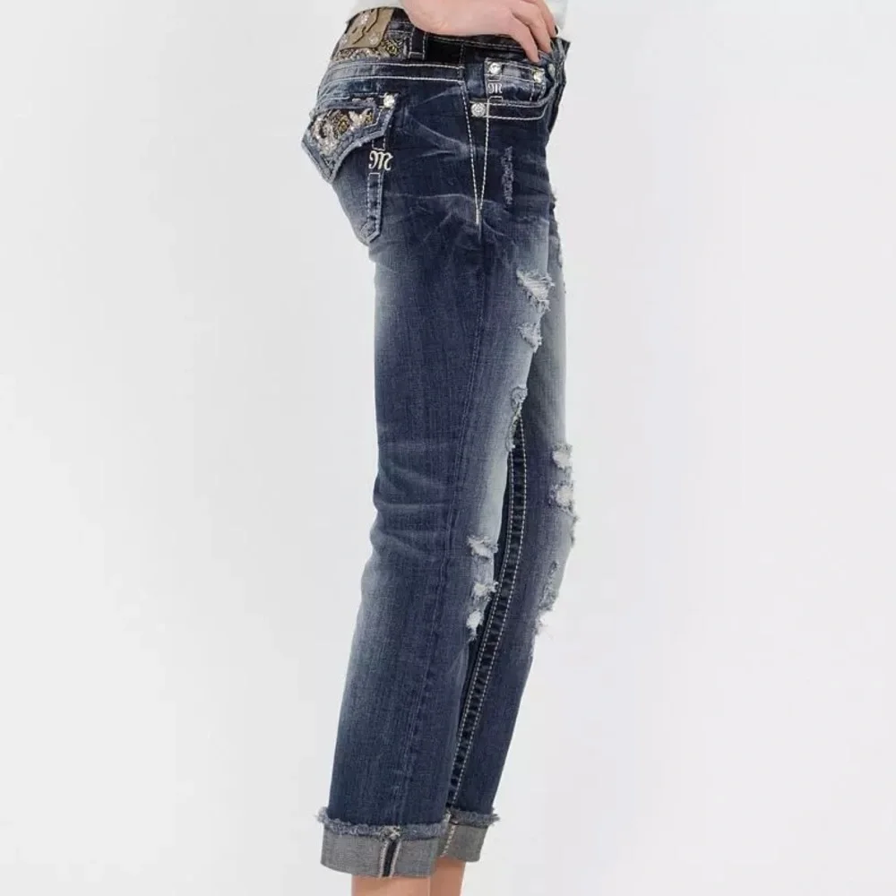 🎉 HP! 4X! 🎉 LIKE NEW! 🦋 Miss Me Distressed Cropped Jeans ✨ - Picture 3 of 6